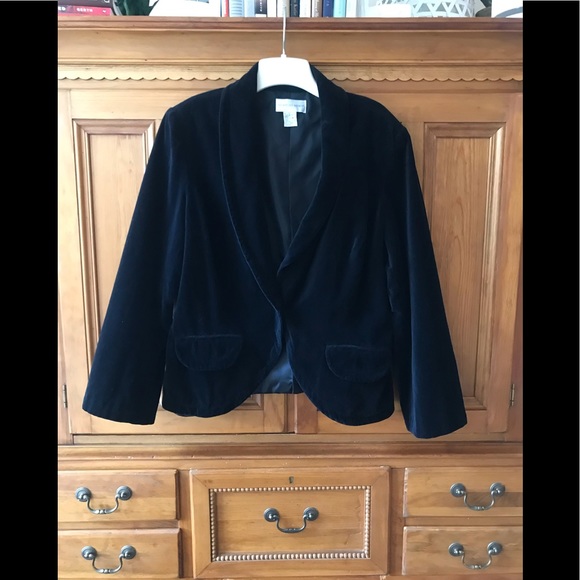 Newport News Jackets & Blazers - NEWPORT NEWS 💕 14W Black Velvet BlazerEXC